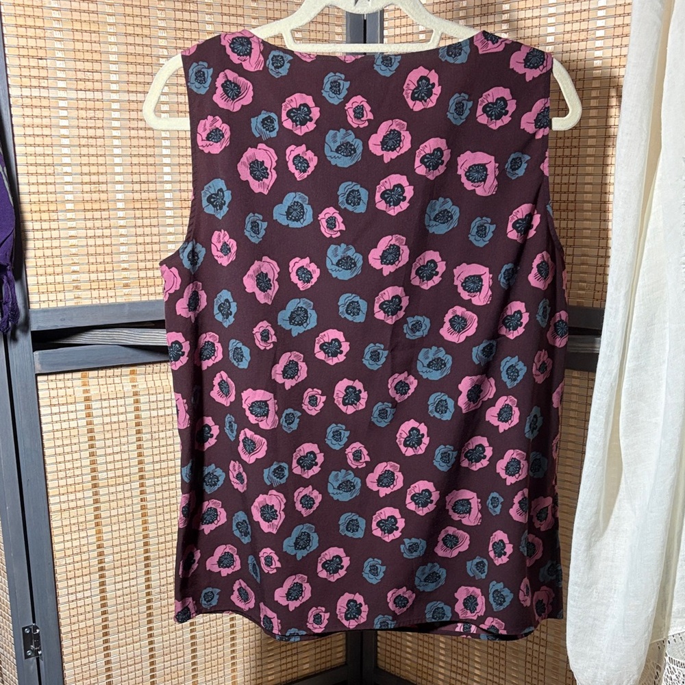 LOFT Women's Floral Print Sleeveless Blouse - Picture 3 of 3